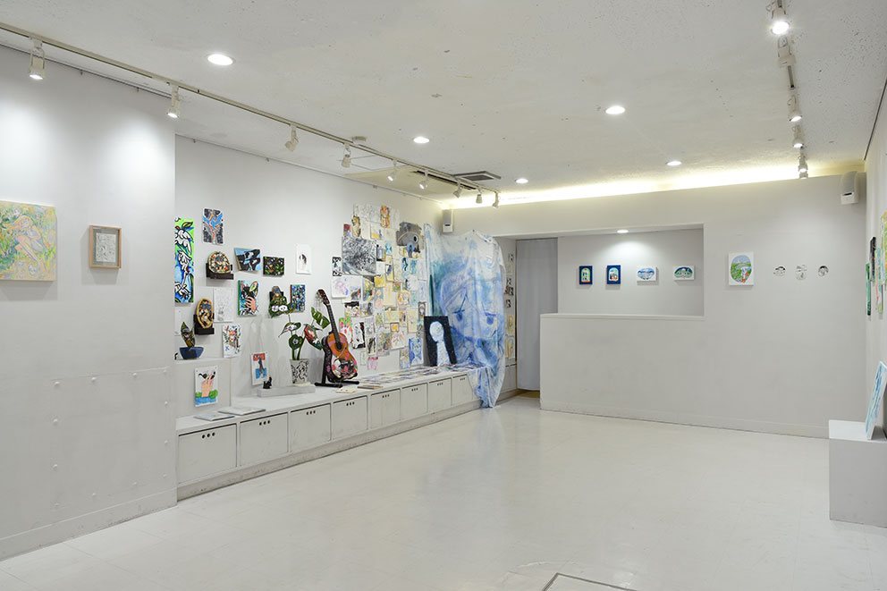 signs of existence – 新宿眼科画廊