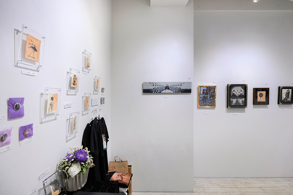 32羽の黒鳥 – 新宿眼科画廊